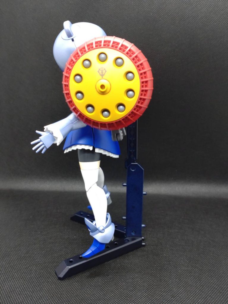 マーキングシールも残っていた、ジオンマークを貼り付けました。