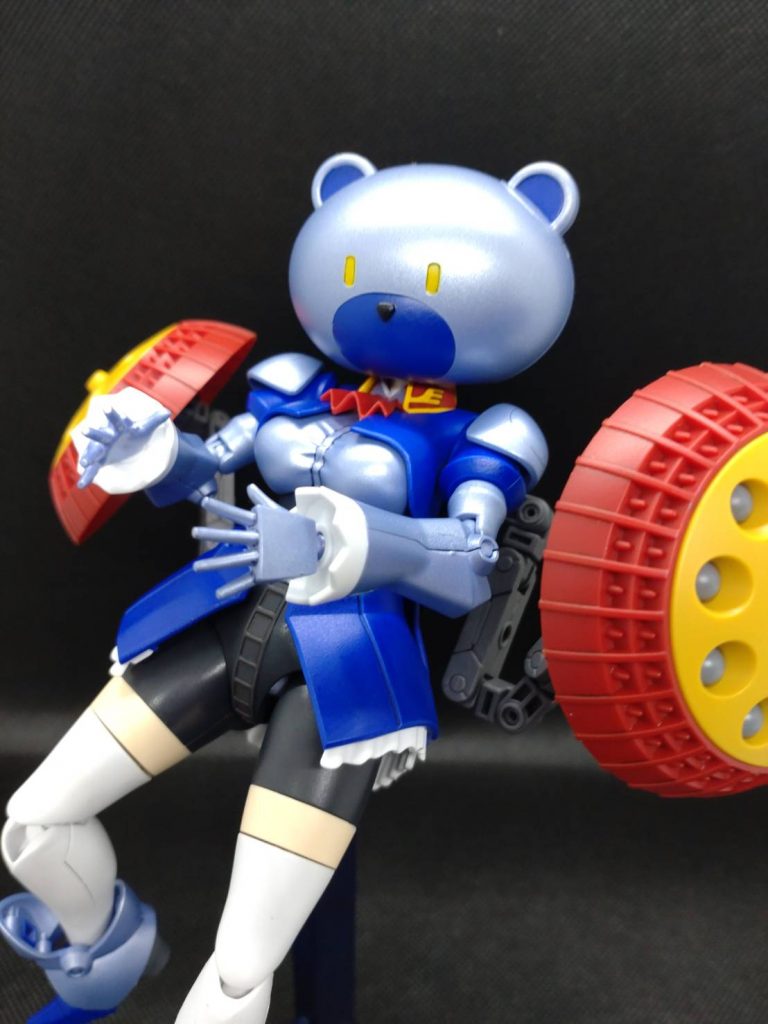 プッチガイの頭はギャンブラーの首パーの頭側を切断し、微調整してボールポリキャップを付けれる様にしました。