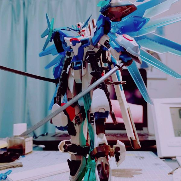 舞い降りるシュテルビーザガンダム