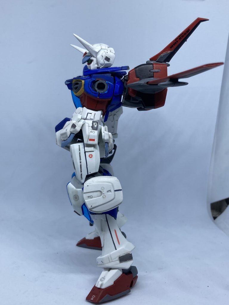 大張立ちをさせるためにリアスカートは位置調整