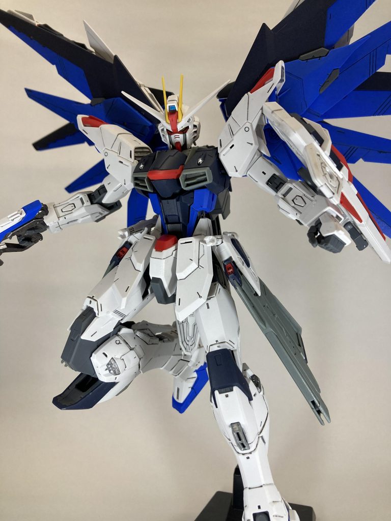 destiny、ミネルバのタンホイザー撃ち抜いて現れたシーンをイメージしましたシンの回想でのダークなイメージの方が強い思い出…(^◇^;)