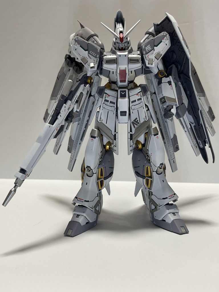 なかなか渋いHi-νガンダムになった気がする。