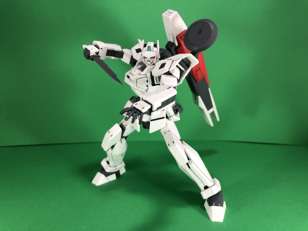 一応近距離でも戦えるようにナイフだけは携帯しています