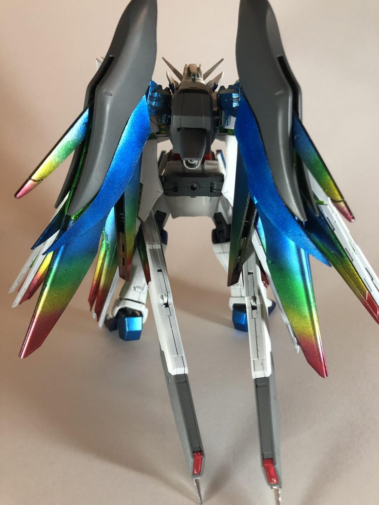 今回は最終形態感をとにかく出したかったので虹のグラデーションをかけてます。いかがでしょうか……？