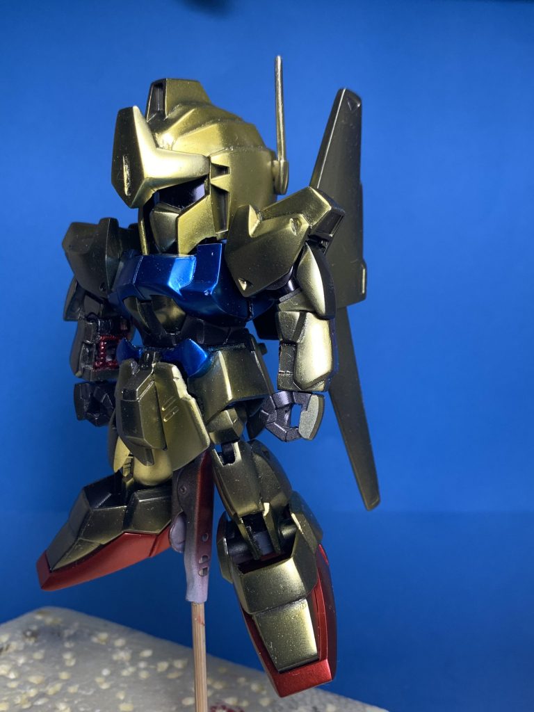 いい感じにギラギラになったので、水性塗料で塗装しました。メッキには程遠いけど、まあまあ満足な感じになりました。