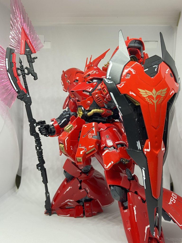 武器にはハイパービームジャベリン、シールドは赤と黒をあえて逆にさせて塗りました。