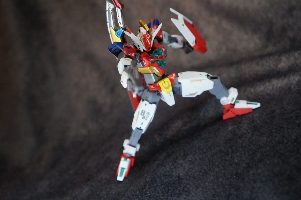 武装はコアスプレーガン、ブレイズブレード、ブレイズアックス。これまでのブレイズガンダム同様、炎の力を使えるため他のガンプラとも同様に戦うことができる。