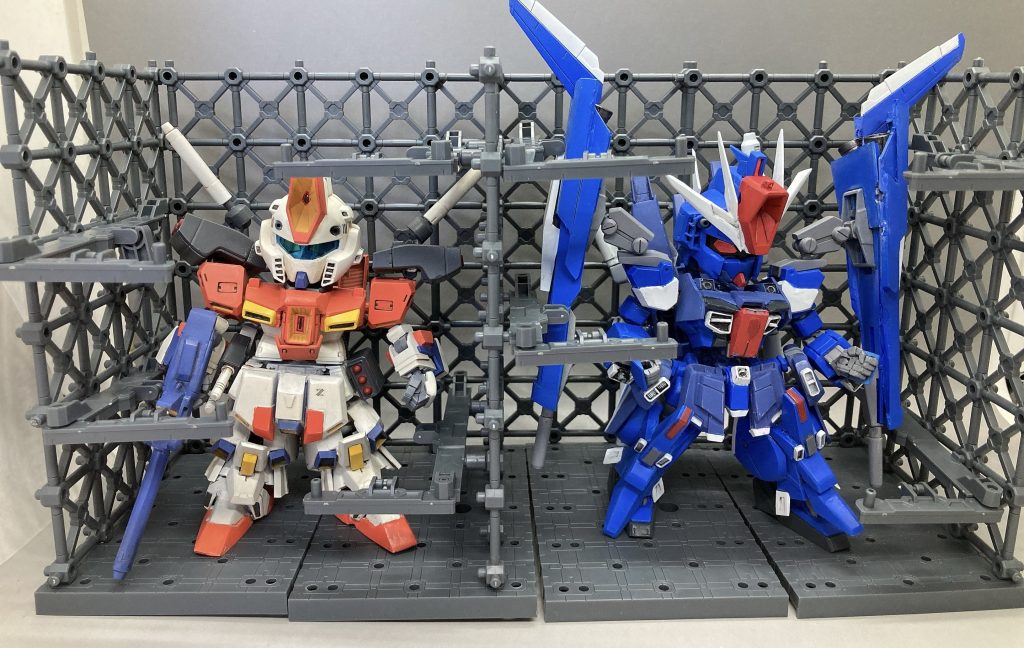 最後に同時期に作ったファーヴニルと基地遊び。30mmのトラスベースを二個使ってます