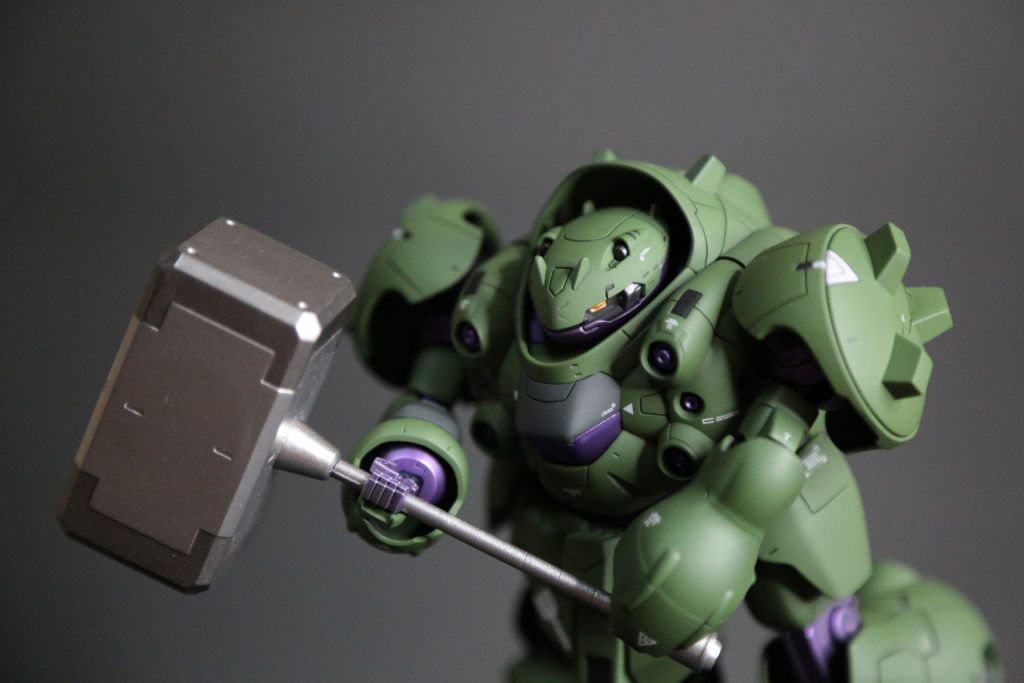 ハンマー両手持ち　持ち手は一回根本から折っちゃったので持たせるの怖かったです