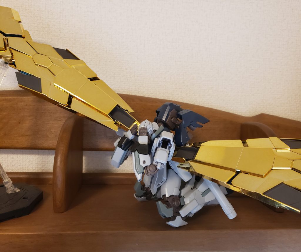 何よりも大きな変更点は扱いがアームドアーマーdeに突かれるポジションからジオン系ガンダム我が家のジオン系のフラッグシップ機になったことです