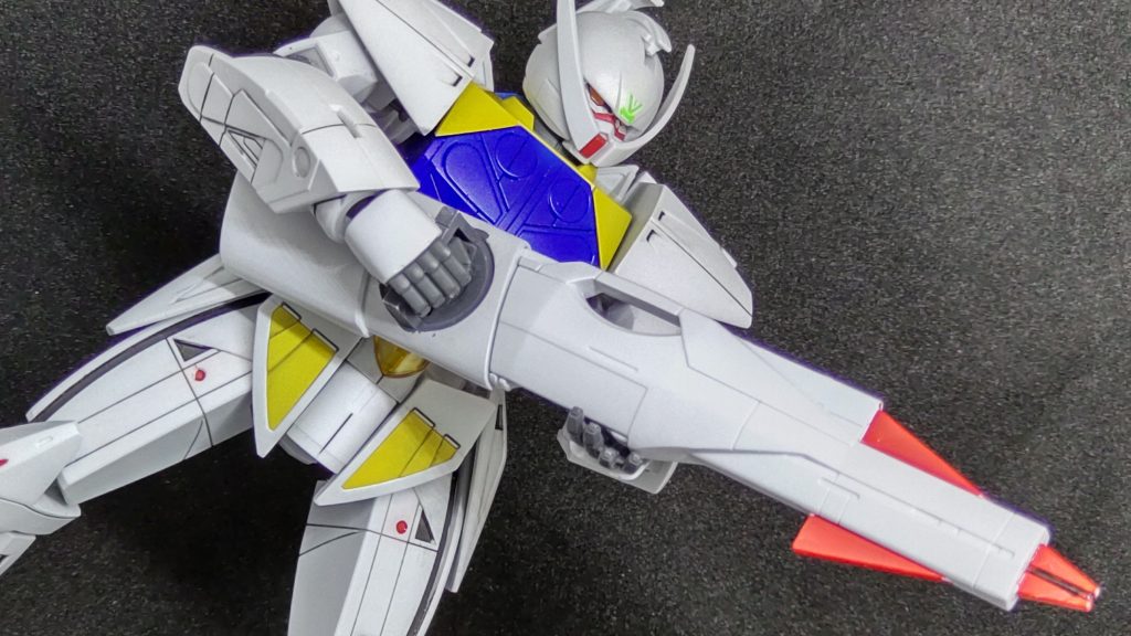 一度塗り終わったあと、色々チェックしてるとライフルの横のグリップはグレーと気づいて慌てて塗り分け(笑)