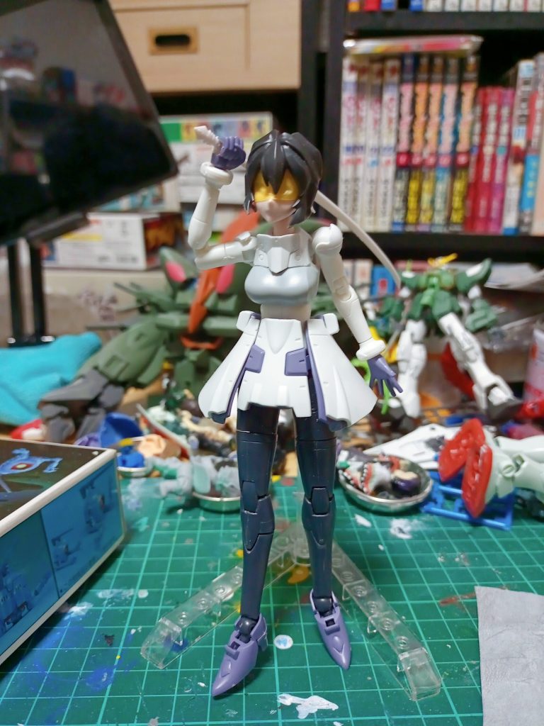 仮組み状態メイの顔と胸と足それ以外はサラです。髪の毛はメイのものに30msのヘアスタイルオプションパーツを切り貼りしてます