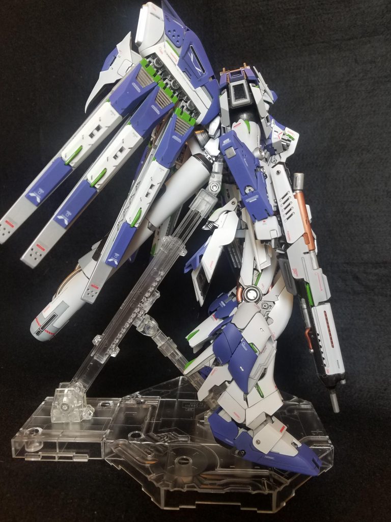 黄色のパーツが嫌だったので、それを全てシルバーにして、その代わり、ところどころに銅色を差しました(^-^)/