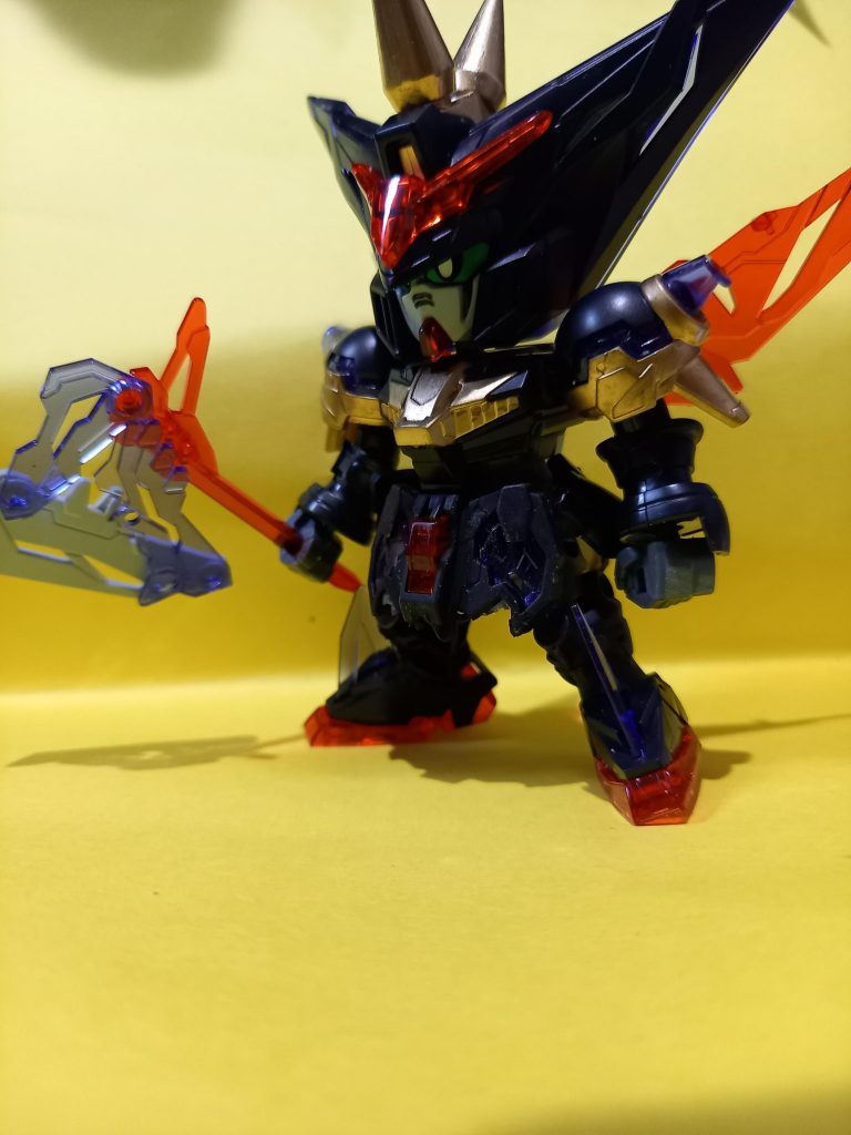 ガンダムマーカーゴールド部分塗装のみ。