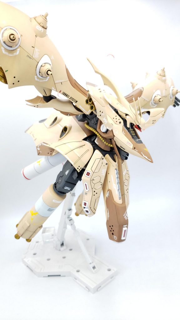 クシャトリヤ・リペアードのプロペラントタンクでα・アジールの特徴的なシルエットを再現✨