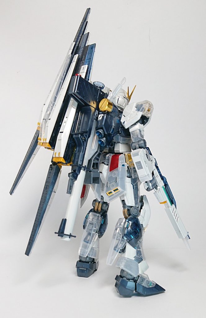 案外、イケてる( ¯ω¯ )これが真似したくてガンダムベース行って2種買いました。1年くらい熟成(積みプラ)させてましたけど。