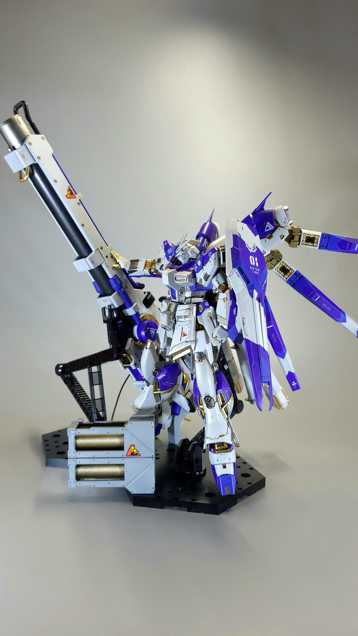 RG Hi-νガンダム＋ハイパーメガバズーカランチャー 塗装済み完成