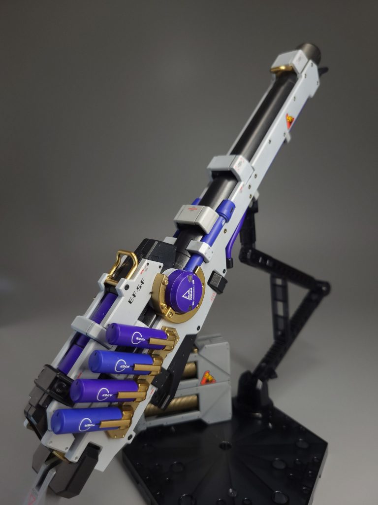 ハイパーメガバズーカランチャーを色んな角度から。カラーリングを本体カラーと同一にすることで専用武器感を出してみました。