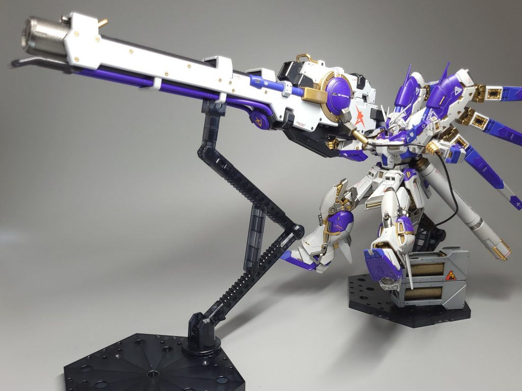 構えると撮影ブースギリギリなぐらい広さが要ります。