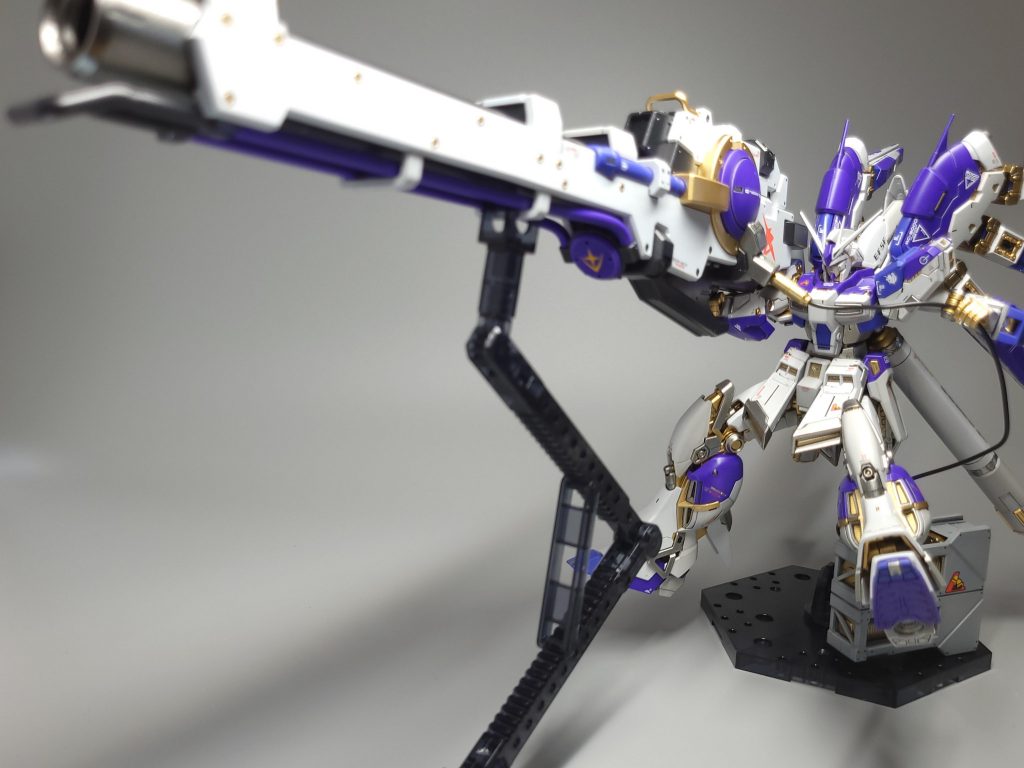 大型の武装は迫力が凄いですね。