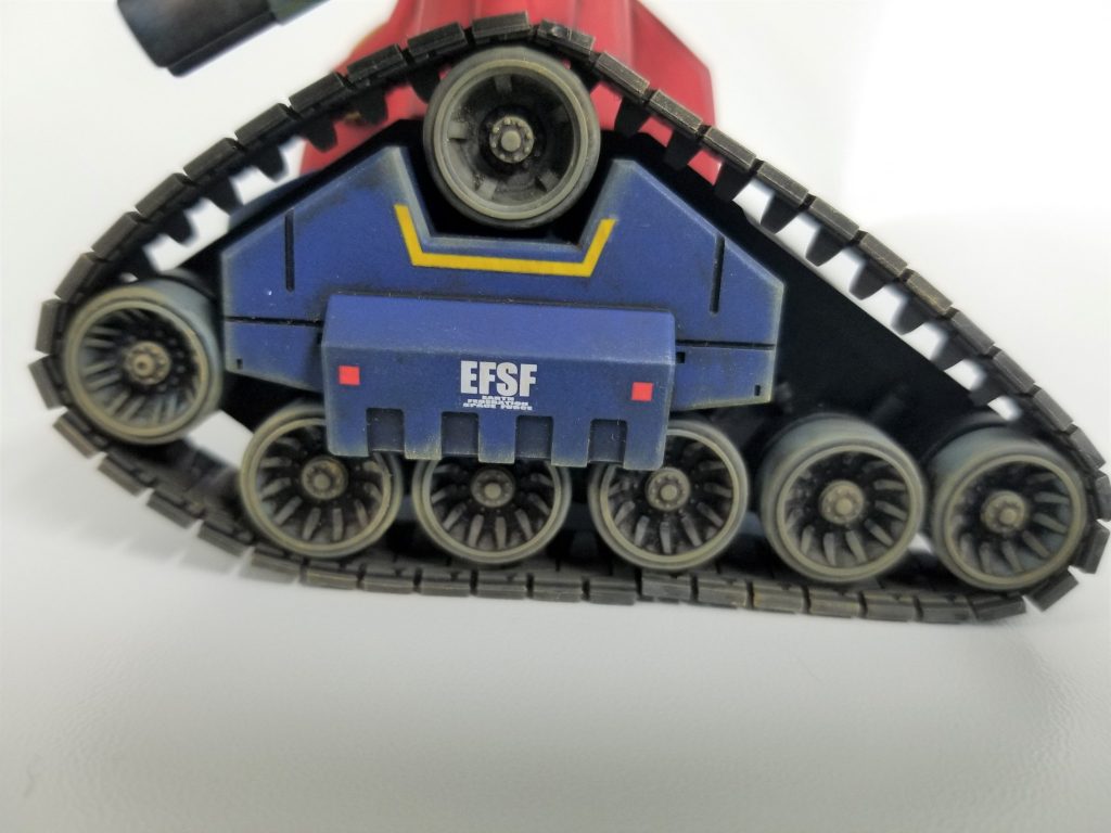 ウェザリングマスターのサンドを使って車輪部分を中心に汚す