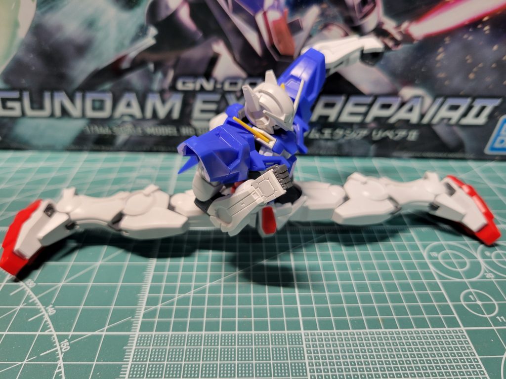 製作途中その2。関節可動域はここまで広がっています。