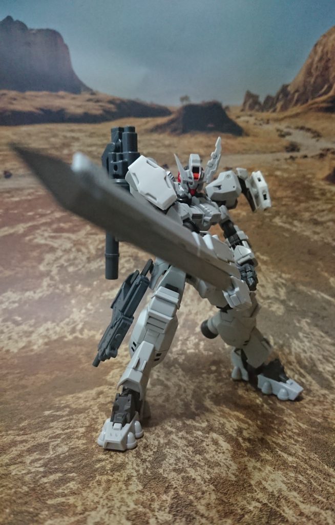 大剣を両手持ち。