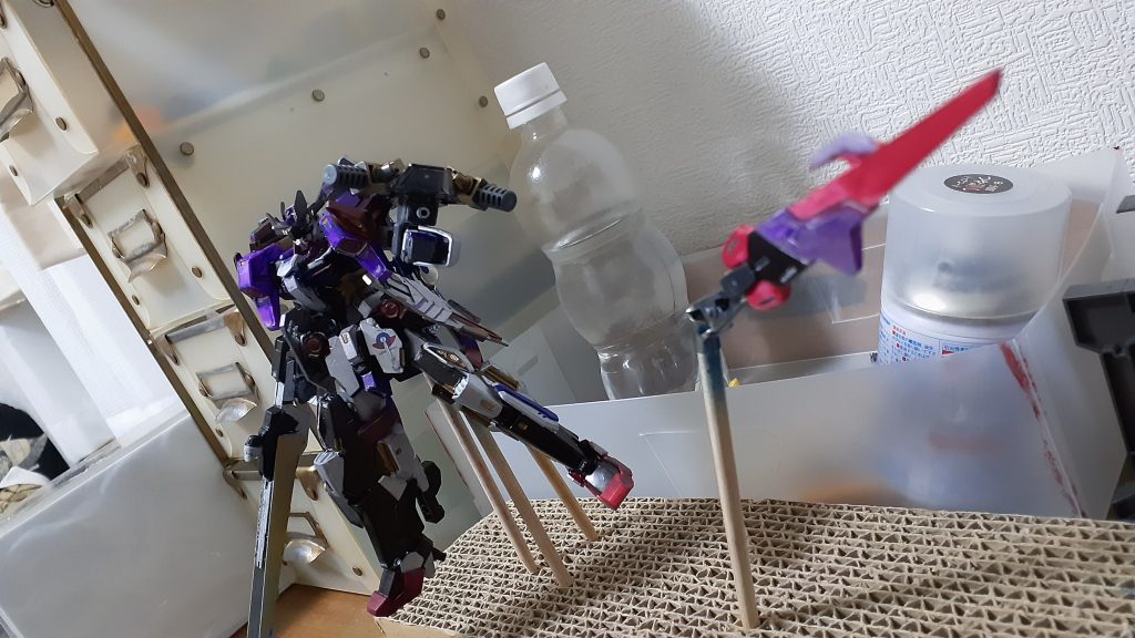 テールブレード型ファング射出したところからミニビームガン撃ち可能