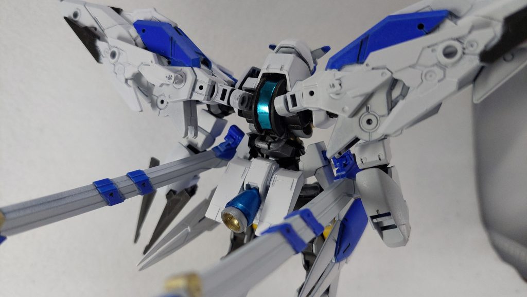 カラーレシピ（基本的にクレオスのカラースプレー使用）本体等ホワイト部：MSホワイト、光沢ホワイト、グランプリホワイト、エナメル塗料ホワイト本体等ダークグレー部：黒鉄色本体等ブルー部：コバルトブルー本体イエロー部：MSイエロー本体メタリックブルー部：シルバー→メタリックブルー（タミヤ）本体等ゴールド部：エナメル塗料ゴールド本体等シルバー部：エナメル塗料シルバー