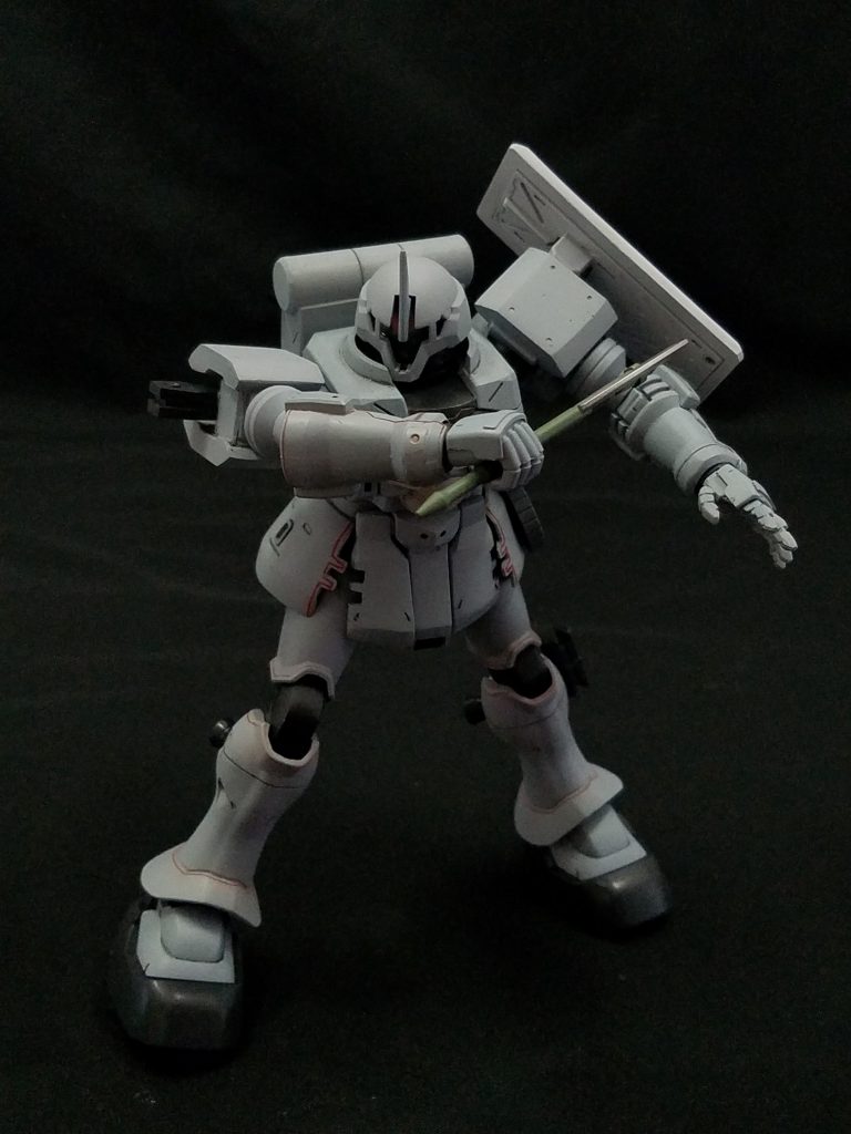 ブレードアンテナを取り付け。支柱はあえてアンテナの下部でカットしてみました。