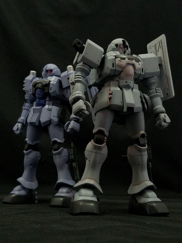 新旧ヅダの2ショット。当初は本体色をヅダと同じにする予定でしたが、変えて正解でした。