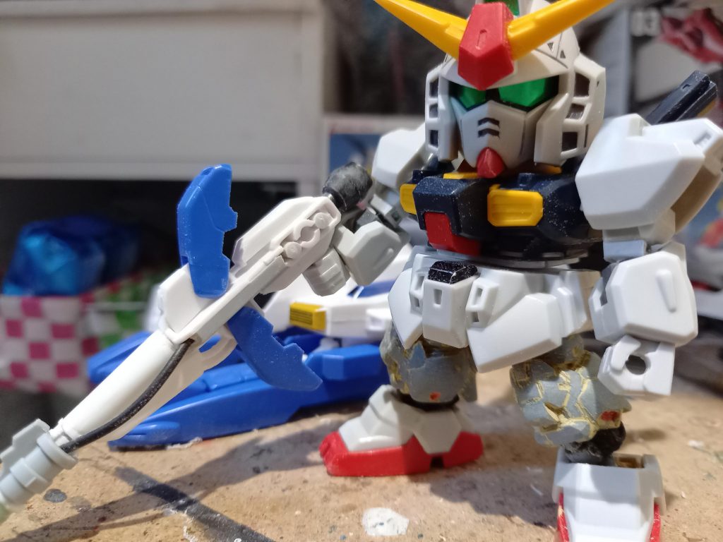 ロングレンジライフル　肉抜きはプラバンとジャンクで埋めました、足はデルタプラスより。