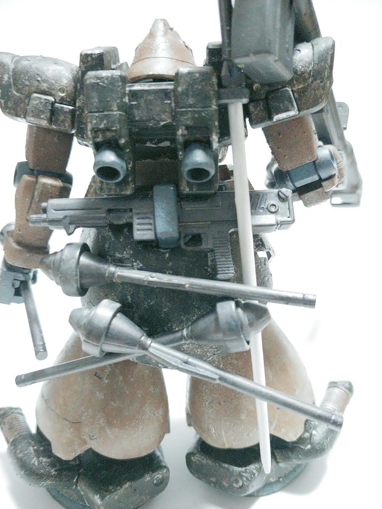 武器モリモリ。こういうなりふり構わない武器盛りはカッコいい