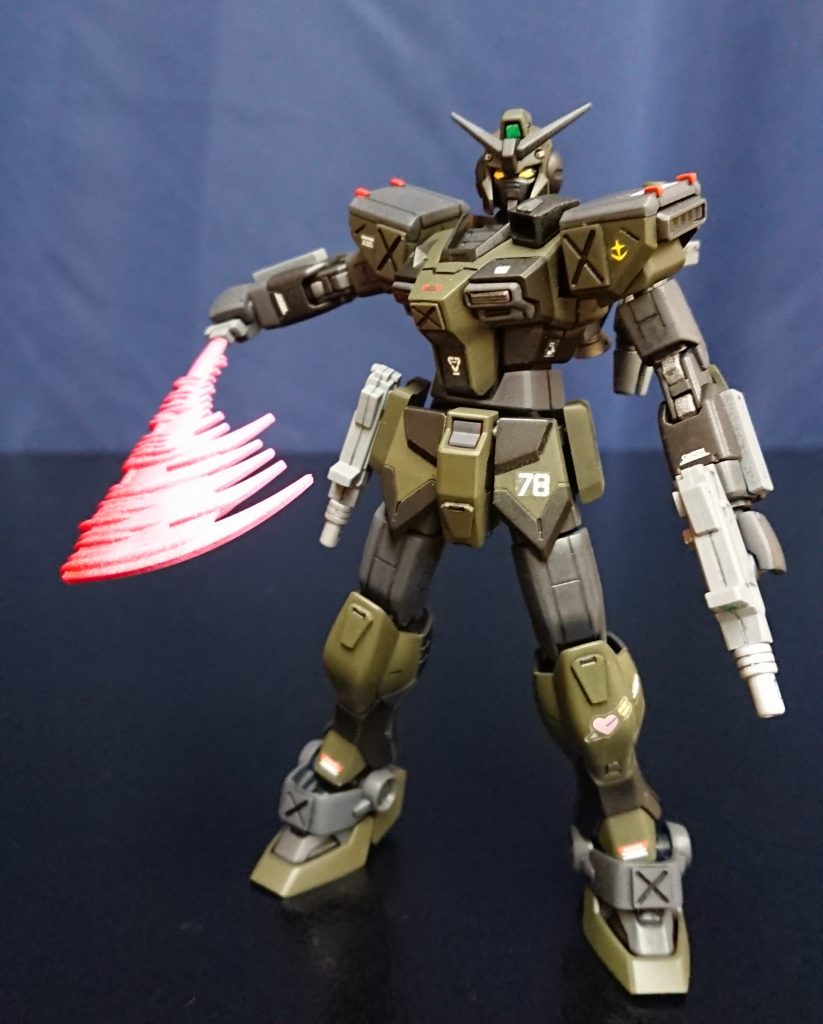 ビームダガー抜刀！エフェクトパーツは塗装してみたんですが、ツンツンしてる部分を削り込むのを忘れてしまったので少しチープな感じになってしまいました…