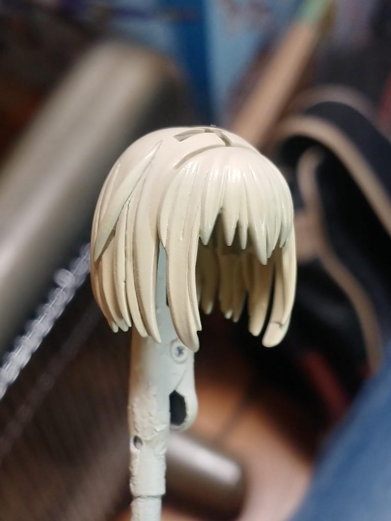 髪の毛は適当に彫り込んだ塗料はFAガールカラーのﾌﾟﾗﾁﾅﾌﾞﾛﾝﾄﾞﾍﾞｰｽ&ｼｬﾄﾞｳ（轟雷用）