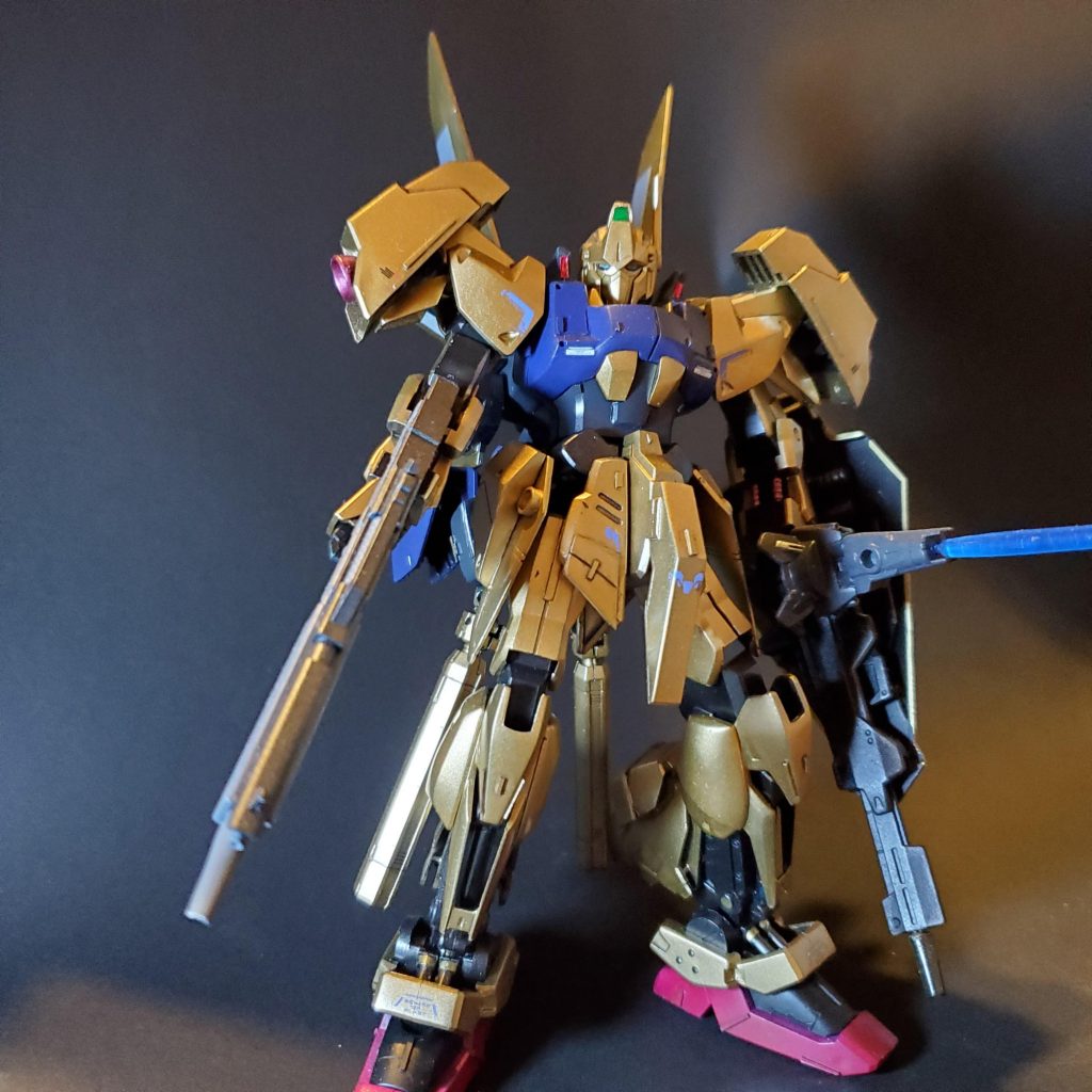 可動域は 古のキットなので 良いとは言えず。 