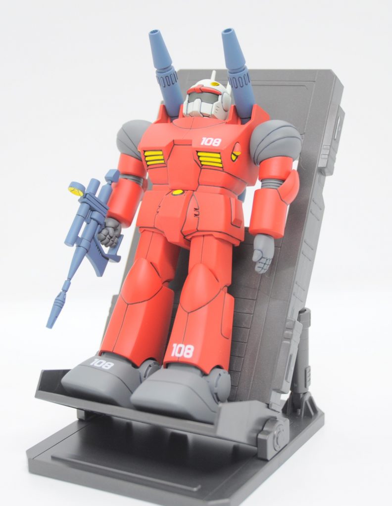 赤:シャインレッド白:ビルダーズカラー RXー78ホワイト黄:イエロー(部分的に水性ホビーカラー イエロー)グレー:ニュートラルグレーブルーグレー:ミディアムブルーカメラ部分:フィールドグレー2あえて説明書の塗装指示通りに塗装してみました、グレーとブルーグレーは塗装指示が書いてなかったので、旧キットガンダムを参考に。と言っても塗装指示の水性ホビーカラーと違ってミスターカラー使ってるので当時の色合いとは誤差がありますね。水性ホビーカラー自体もリニューアルで色合い変わってますし。白は本来水性ホビーカラーにしかないホワイトグリーンが指示色なのですが、下記のとおりRXー78ホワイトとほぼ色が同じなので、そちらで代用しました…水性塗料を広範囲に使うのは未だに怖くて