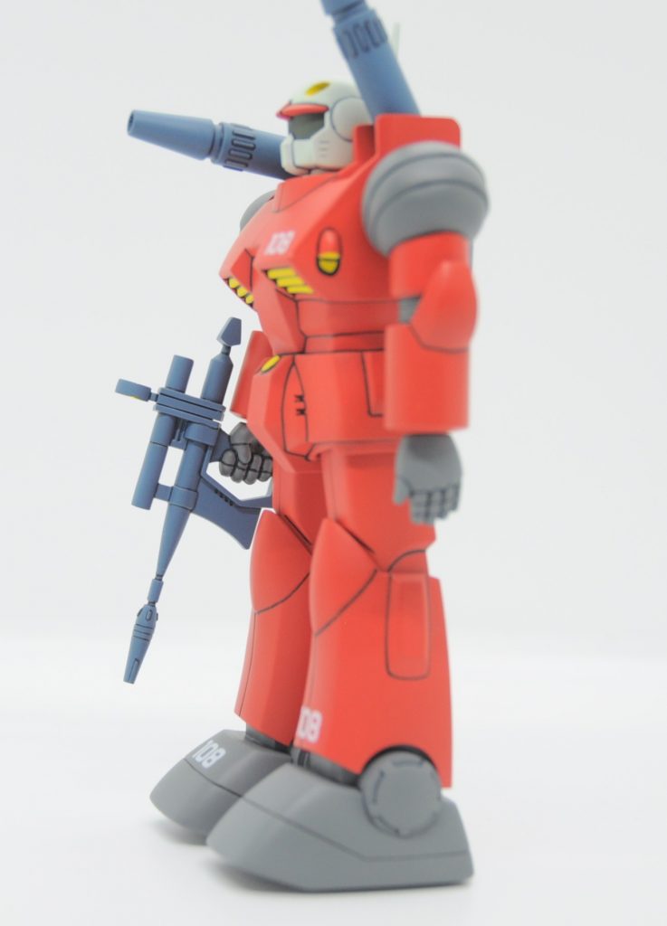 側面…ピンぼけですねファーストの旧キットって真横から見るとボリュームがないというか、意外と薄いのが多い印象