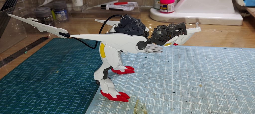 バルバタウロスを見て馬の下半身決定元々ナイト&マジックをモチーフに作成開始だし2体合体を諦めて状況に応じてモジュールを換装して出撃でいいんじゃねえ？と頭の中で言い訳しながら作成でも斑鳩と合体するサポートメカも在ったような、、、