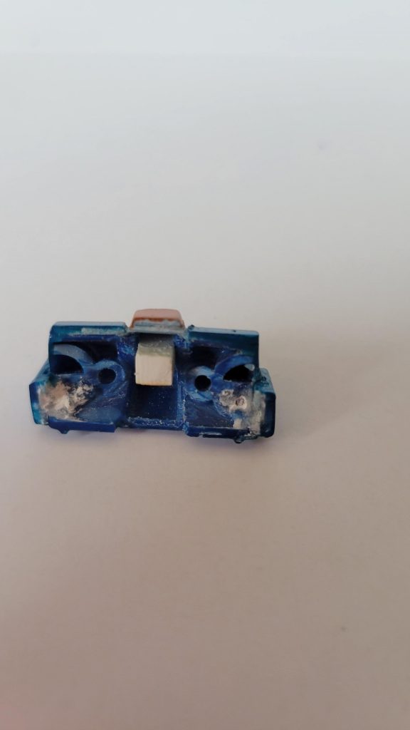 胸甲部份進行過切割原因：要盡量好好運用CS骨架結構完善的活動性進行變形