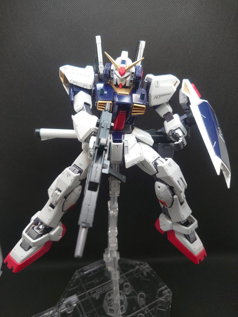 白はパールホワイト、青はディープメタリックブルー、赤はメタリックレッド、フレームはライトガンメタル、バックパックはメタリックグレーとメタメタです！