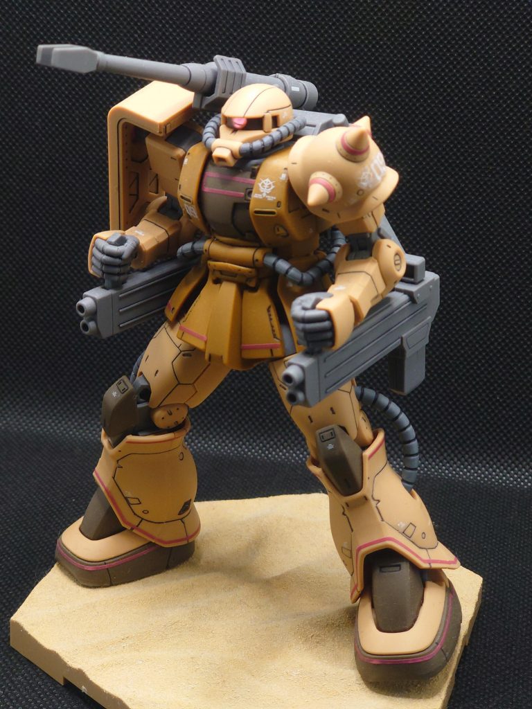 土台のサウンド塗装も挑戦。三度塗りしましたよ、サンドだけに。…寒