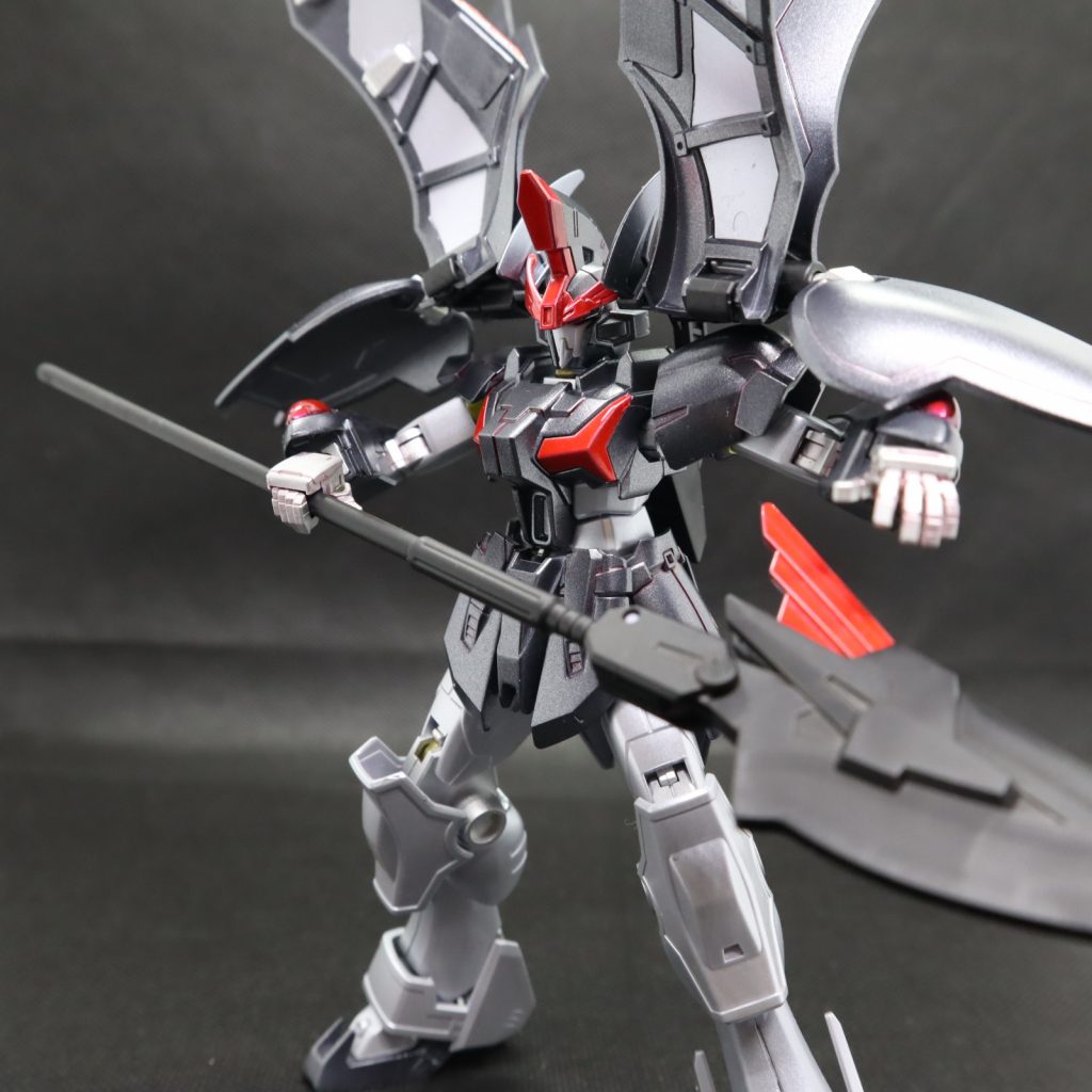 分かりづらいですが墨入れは赤にして血液をイメージ。関節はメタルシルバー(缶)