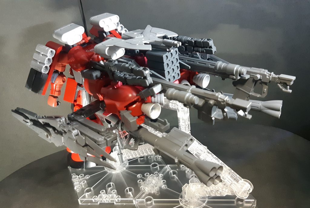 合体のためにブースター中央のライフルの砲身を外せるようにして、3mm軸を仕込んであります。