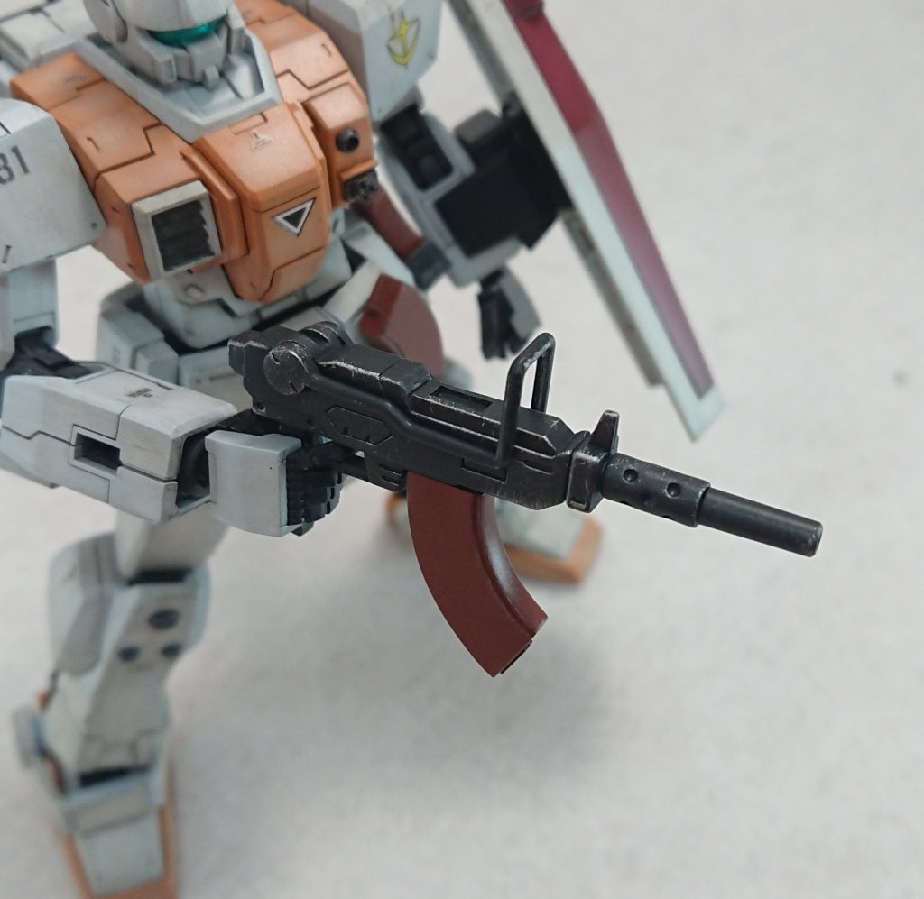 マガジンをAKっぽい形状に変えました。