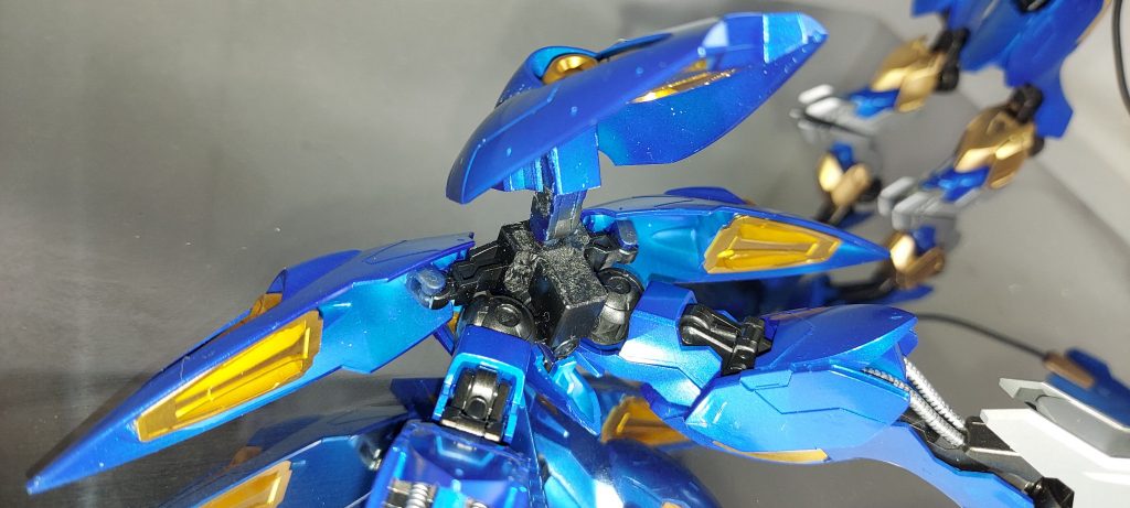 腰アーマーの臀部稼働部分 