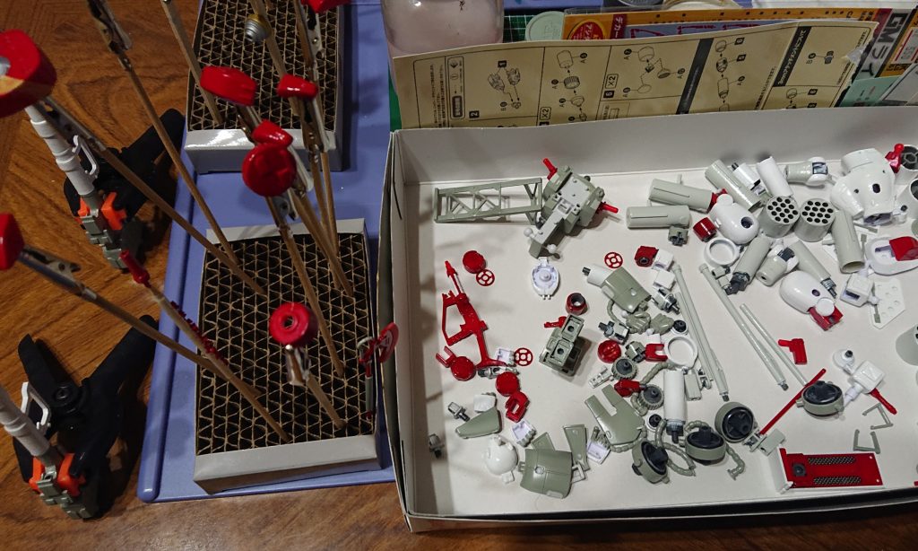 全塗装筆塗りでチマチマと塗装中、2~3ヶ月ぐらいかかりました。この時期乾かない😭