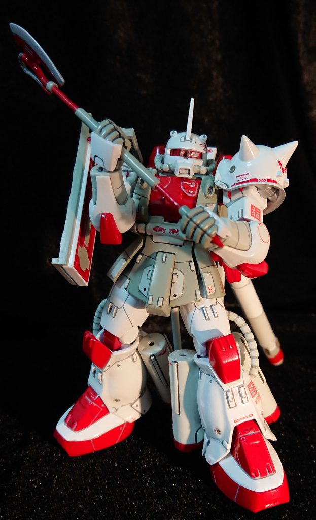 ビームサーベルに負けぬように、ヒートホークを延長しました。両手持ち。