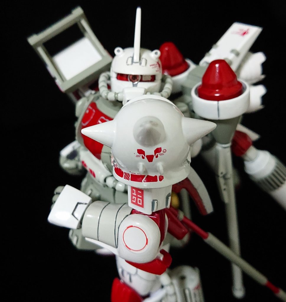 ザクと言えば、ショルダータックル❗