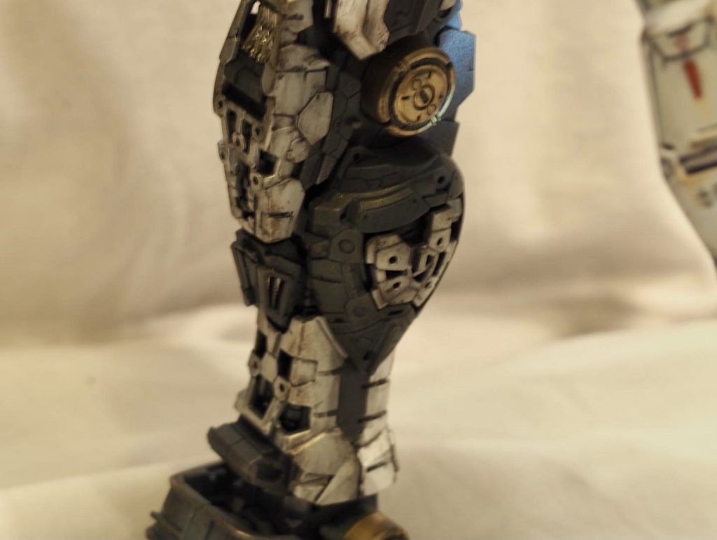 骨格がかっこいいのであえて露出させました。でこぼこしてるとウェザリングが大変です。苦労しました😭